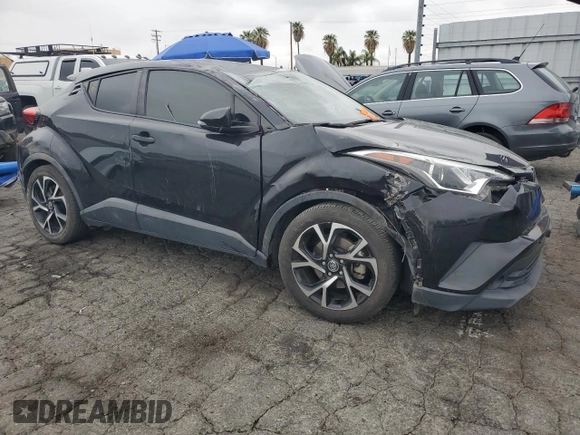 2019 Toyota C-HR XLE z VIN JTNKHMBX8K1055954, wystawiony jako Copart lot #53290965 z przebiegiem 63 265 mil mil oraz Szkoda całkowita • Salvage title. Historia ofert i sprzedaży dostępna na DreamBid. Obrazek 4.
