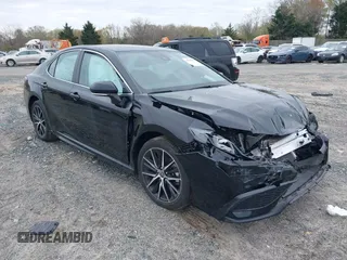 2022 Toyota Camry SE z VIN 4T1G11AK4NU036660, wystawiony jako IAAI lot #41948025 z przebiegiem 11 920 mil mil oraz . Historia ofert i sprzedaży dostępna na DreamBid. Obrazek 1.