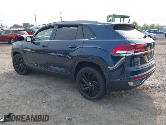 2022 Volkswagen Atlas SE z VIN 1V2KC2CA9NC216742, wystawiony jako IAAI lot #42406428 z przebiegiem 34 598 mil mil oraz . Historia ofert i sprzedaży dostępna na DreamBid. Obrazek 3.
