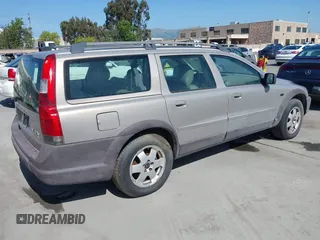 2001 Volvo V70 with VIN YV1SZ58D011023061, listed as a IAAI auction lot 42084689 with 170,688 mi miles. Bid and sale history available at carsss.com. Image 4.