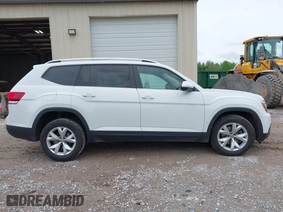 2019 Volkswagen Atlas SE with VIN 1V2WR2CA2KC545696, listed as a IAAI auction lot 42076774 with 138,564 mi miles and . Bid and sale history available at DreamBid. Image 12.