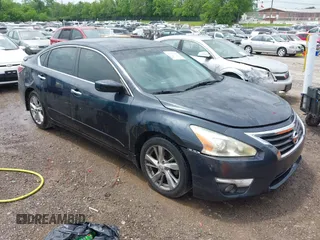 2015 Nissan Altima 2.5 z VIN 1N4AL3AP8FC147303, wystawiony jako IAAI lot #42153914 z przebiegiem 339 852 mil mil oraz . Historia ofert i sprzedaży dostępna na DreamBid. Obrazek 1.