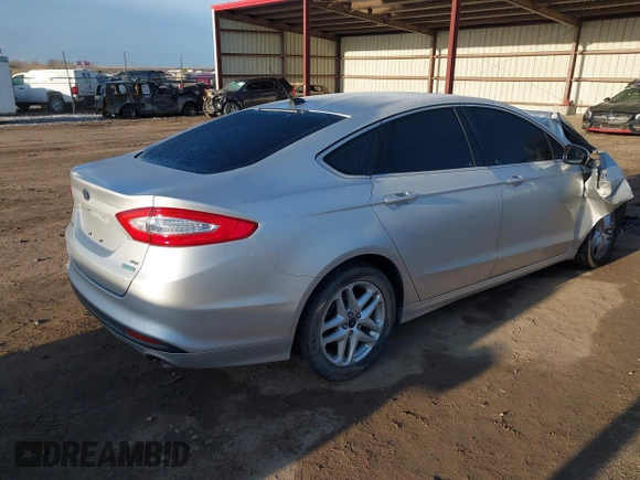 2015 Ford Fusion SE with VIN 1FA6P0HD9F5122600, listed as a IAAI auction lot 41920122 with 177,141 mi miles. Bid and sale history available at carsss.com. Image 4.