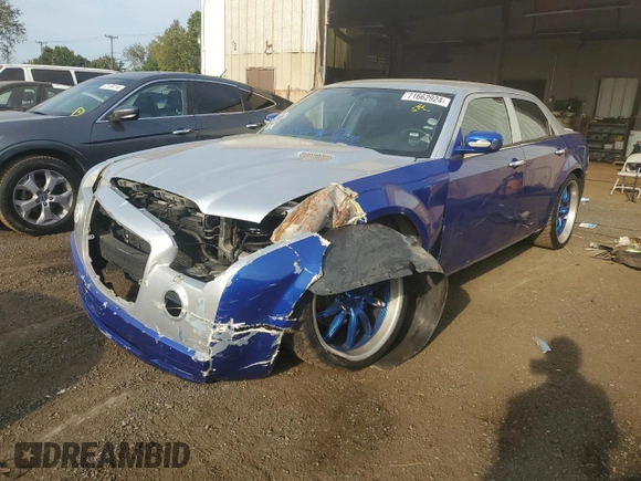 2006 Chrysler 300 with VIN 2C3LA43R86H263258, listed as a Copart auction lot 71662924 with 188,217 mi miles and Salvage Title. Bid and sale history available at carsss.com. Image 1.