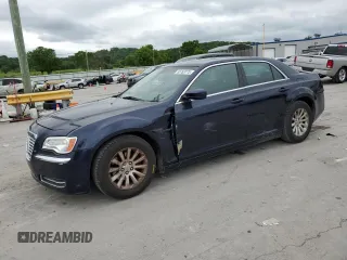 2014 Chrysler 300 z VIN 2C3CCAAG5EH382653, wystawiony jako Copart lot #55763775 z przebiegiem 99 025 mil mil oraz Szkody całkowita. Historia ofert i sprzedaży dostępna na DreamBid. Obrazek 1.