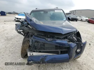 2021 Toyota 4Runner SR5 z VIN JTEMU5JR4M5917821, wystawiony jako Copart lot #51359905 z przebiegiem 77 403 mil mil oraz Szkoda całkowita • Salvage title. Historia ofert i sprzedaży dostępna na DreamBid. Obrazek 5.
