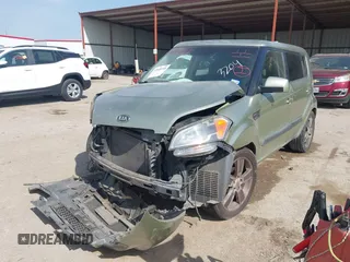 2011 Kia Soul + with VIN KNDJT2A28B7203204, listed as a IAAI auction lot 42028948 with 207,372 mi miles. Bid and sale history available at carsss.com. Image 2.