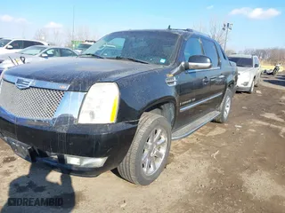 2007 Cadillac Escalade EXT with VIN 3GYFK62837G217018, listed as a IAAI auction lot 41340466 with 260656 miles. Bid and sale history available at carsss.com. Image 19.