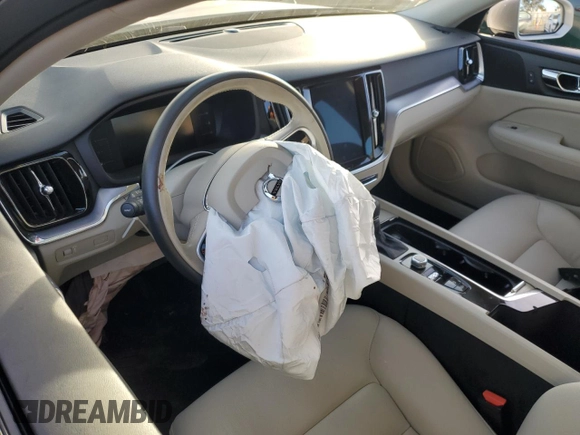 2019 Volvo S60 Momentum with VIN 7JR102FK5KG010818, listed as a Copart auction lot 41748445 with 23,632 mi miles and Salvage Title. Bid and sale history available at carsss.com. Image 8.