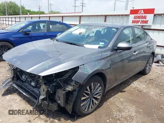 2024 Nissan Altima SV z VIN 1N4BL4DV0RN400448, wystawiony jako IAAI lot #42087763 z przebiegiem 8 749 mil mil oraz . Historia ofert i sprzedaży dostępna na DreamBid. Obrazek 2.