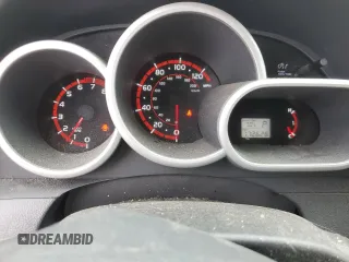 2010 Toyota Matrix z VIN 2T1KU4EE6AC274268, wystawiony jako Copart lot #57140175 z przebiegiem 172 626 mil mil oraz Tytuł czysty. Historia ofert i sprzedaży dostępna na DreamBid. Obrazek 9.