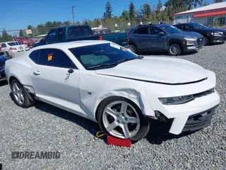 2018 Chevrolet Camaro 1LT with VIN 1G1FB1RX4J0147555, listed as a IAAI auction lot 40339823 with 1 mi miles. Bid and sale history available at carsss.com. Image 1.