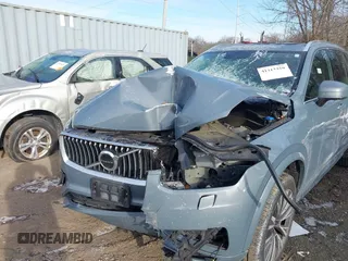 2020 Volvo XC90 Momentum с VIN YV4A221K0L1562969, выставлен на аукционе IAAI как лот 41313359 с пробегом 88 305 миль миль и . История ставок и продаж доступна на DreamBid. Изображение 6.
