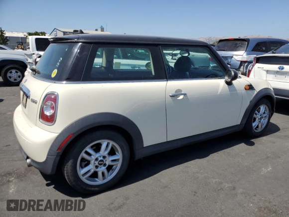 2012 MINI Hardtop z VIN WMWSU3C5XCT185907, wystawiony jako Copart lot #60842065 z przebiegiem 81 221 mil mil oraz Szkoda całkowita • Salvage title. Historia ofert i sprzedaży dostępna na DreamBid. Obrazek 3.