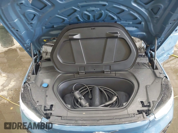 2023 Volvo XC40 Ultimate с VIN YV4ED3UM9P2090415, выставлен на аукционе IAAI как лот 41138900 с пробегом 8 292 миль миль и . История ставок и продаж доступна на DreamBid. Изображение 10.
