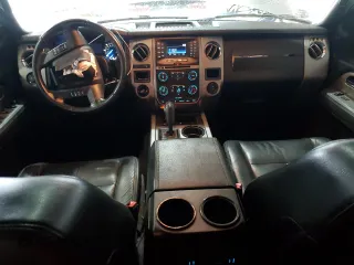 2017 Ford Expedition XLT z VIN 1FMJU1HT6HEA43801, wystawiony jako Copart lot #53719185 z przebiegiem 165 978 mil mil oraz Szkody całkowita. Historia ofert i sprzedaży dostępna na DreamBid. Obrazek 8.
