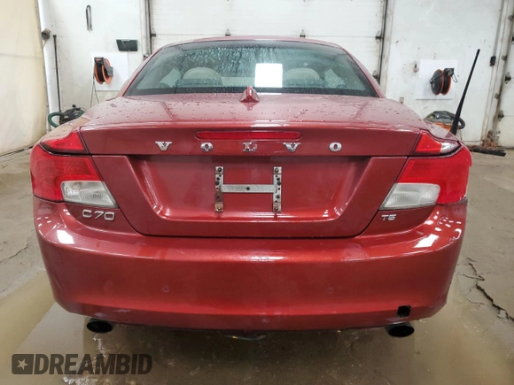2011 Volvo C70 z VIN YV1672MC9BJ107576, wystawiony jako Copart lot #65650664 z przebiegiem 104 217 mil mil oraz Czysty tytuł • Clean title. Historia ofert i sprzedaży dostępna na DreamBid. Obrazek 6.
