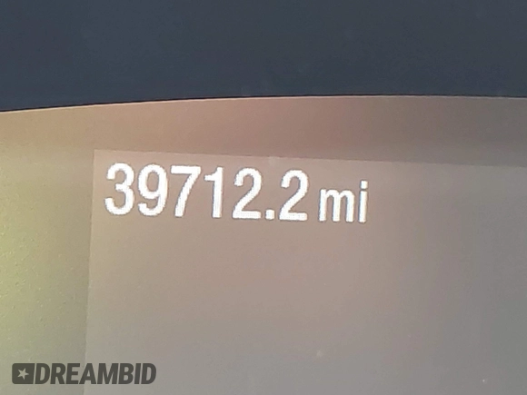 2020 Ford Escape SE z VIN 1FMCU9G6XLUC68241, wystawiony jako IAAI lot #42445888 z przebiegiem 39 712 mil mil oraz . Historia ofert i sprzedaży dostępna na DreamBid. Obrazek 16.