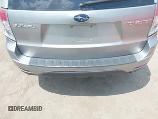 2009 Subaru Forester X with VIN JF2SH616X9H718811, listed as a IAAI auction lot 42446220 with 232,578 mi miles and . Bid and sale history available at DreamBid. Image 6.
