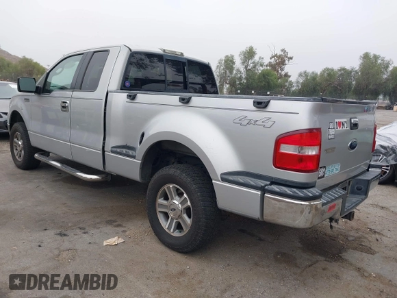 2005 Ford F-150 XLT z VIN 1FTPX04595KC18420, wystawiony jako IAAI lot #41493863 z przebiegiem 181 395 mil mil oraz . Historia ofert i sprzedaży dostępna na DreamBid. Obrazek 3.