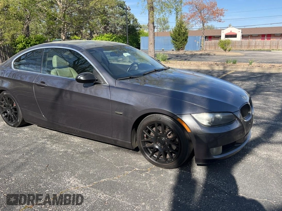 2008 BMW 3 Series 328i with VIN WBAWB33518P133427, listed as a Copart auction lot 53393465 with 111,539 mi miles and Clean Title. Bid and sale history available at carsss.com. Image 1.