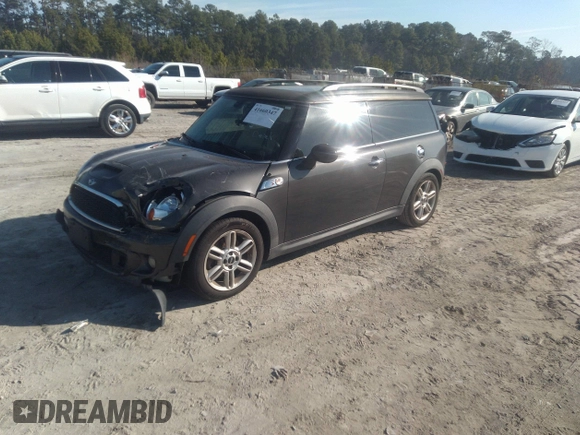 2012 MINI Clubman S z VIN WMWZG3C58CTY38353, wystawiony jako IAAI lot #41660347 z przebiegiem 134 095 mil mil oraz . Historia ofert i sprzedaży dostępna na DreamBid. Obrazek 2.