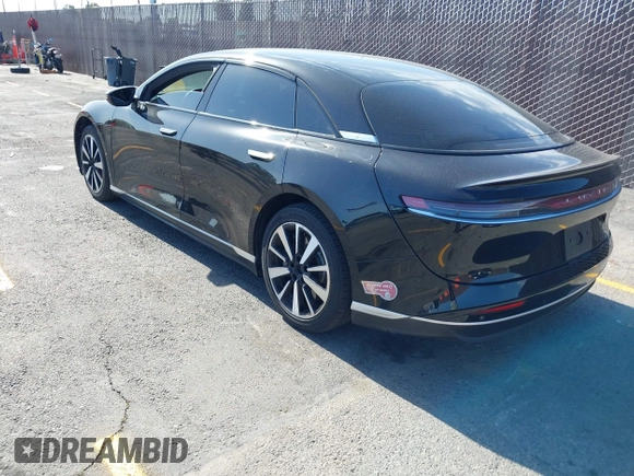 2023 Lucid Air Pure z VIN 50EA1PFA6PA009358, wystawiony jako IAAI lot #41950291 z przebiegiem 54 526 mil mil oraz . Historia ofert i sprzedaży dostępna na DreamBid. Obrazek 3.