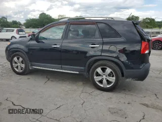 2012 Kia Sorento EX z VIN 5XYKU4A26CG252144, wystawiony jako Copart lot #56290995 z przebiegiem 220 802 mil mil oraz Szkoda całkowita • Salvage title. Historia ofert i sprzedaży dostępna na DreamBid. Obrazek 2.