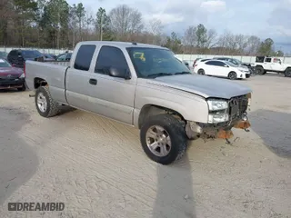2005 Chevrolet Silverado 1500 LT with VIN 2GCEC19T751261914, listed as a IAAI auction lot 41715626 with 210,003 mi miles. Bid and sale history available at carsss.com. Image 1.