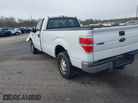 2013 Ford F-150 XL with VIN 1FTNF1CFXDKF22588, listed as a IAAI auction lot 41912246 with 124,416 mi miles. Bid and sale history available at carsss.com. Image 3.