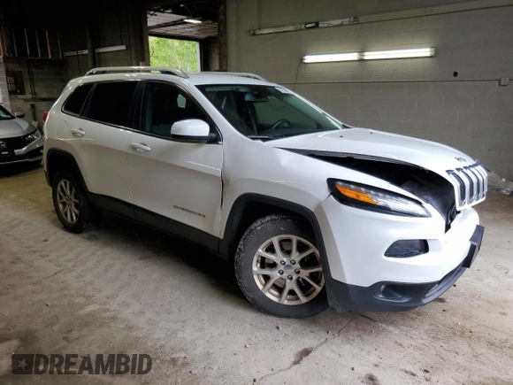 2015 Jeep Cherokee Latitude z VIN 1C4PJMCS7FW624366, wystawiony jako Copart lot #58634805 z przebiegiem 80 598 mil mil oraz Szkoda całkowita • Salvage title. Historia ofert i sprzedaży dostępna na DreamBid. Obrazek 4.