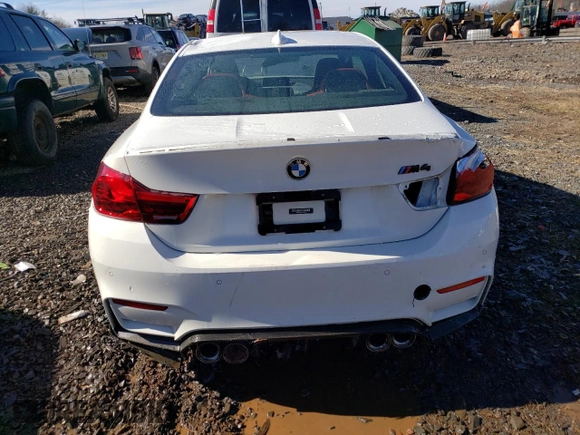 2018 BMW M4 with VIN WBS4Y9C52JAC86351, listed as a Copart auction lot 40470403 with 46,672 mi miles. Bid and sale history available at carsss.com. Image 6.
