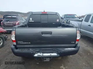 2014 Toyota Tacoma with VIN 3TMLU4EN1EM148353, listed as a IAAI auction lot 41602756 with 89,563 mi miles. Bid and sale history available at carsss.com. Image 17.