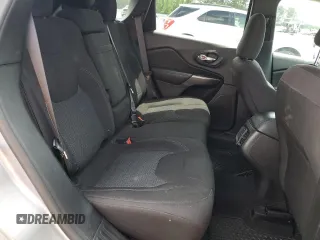 2019 Jeep Cherokee Latitude z VIN 1C4PJMCB0KD283723, wystawiony jako Copart lot #56019935 z przebiegiem 85 283 mil mil oraz Szkoda całkowita • Salvage title. Historia ofert i sprzedaży dostępna na DreamBid. Obrazek 11.