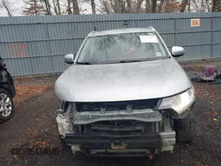 2020 Mitsubishi Outlander SE с VIN JA4AD3A30LZ042990, выставлен на аукционе IAAI как лот 41165747 с пробегом 156 321 миль миль и . История ставок и продаж доступна на DreamBid. Изображение 12.