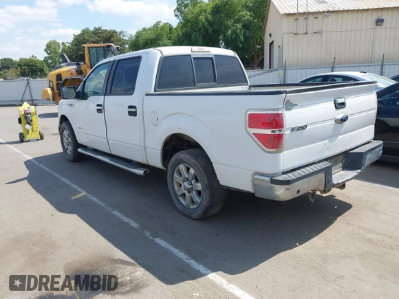 2014 Ford F-150 XL with VIN 1FTFW1CT8EKF55164, listed as a IAAI auction lot 42111483 with 233,166 mi miles. Bid and sale history available at carsss.com. Image 3.