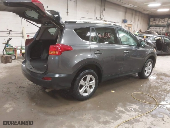 2014 Toyota RAV4 XLE with VIN 2T3RFREV4EW206312, listed as a IAAI auction lot 41663460 with 92,602 mi miles. Bid and sale history available at carsss.com. Image 4.