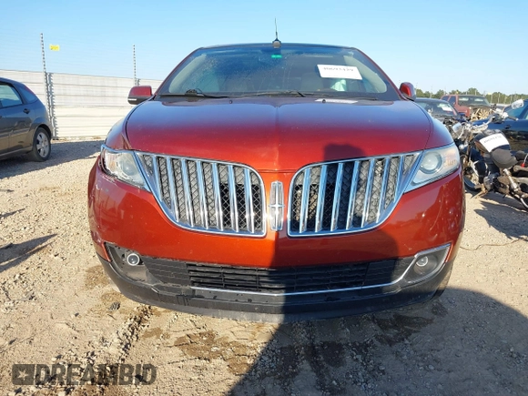 2014 Lincoln MKX with VIN 2LMDJ8JK2EBL00416, listed as a IAAI auction lot 40693429 with 118,427 mi miles. Bid and sale history available at carsss.com. Image 12.