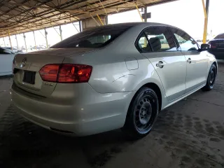2011 Volkswagen Jetta Sedan SE PZEV with VIN 3VWDZ7AJ9BM049850, listed as a Copart auction lot 55041995 with 230,511 mi miles and Clean Title. Bid and sale history available at carsss.com. Image 3.