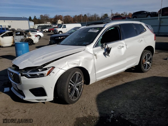 2019 Volvo XC60 R-Design with VIN LYVA22RM8KB230942, listed as a Copart auction lot 81098054 with 0 mi miles and Salvage Title. Bid and sale history available at carsss.com. Image 1.