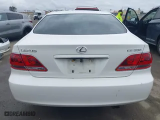 2005 Lexus ES 330 with VIN JTHBA30G055084186, listed as a IAAI auction lot 42064508 with 154,736 mi miles. Bid and sale history available at carsss.com. Image 17.
