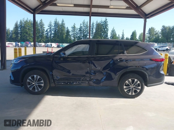 2023 Toyota Highlander L with VIN 5TDKDRAH3PS526958, listed as a IAAI auction lot 42397325 with 10,430 mi miles and . Bid and sale history available at DreamBid. Image 15.