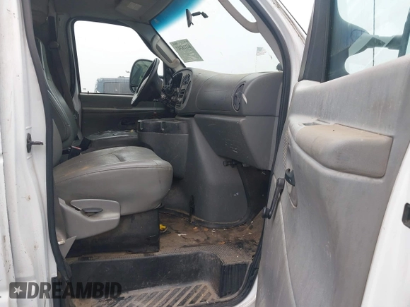 2008 Ford Econoline Cargo Commercial with VIN 1FTNS24L38DA02653, listed as a IAAI auction lot 41118303 with 185,433 mi miles and . Bid and sale history available at DreamBid. Image 5.