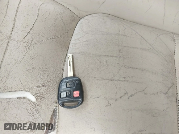 2001 Lexus LX 470 z VIN JTJHT00W613506010, wystawiony jako IAAI lot #42277268 z przebiegiem 186 671 mil mil oraz . Historia ofert i sprzedaży dostępna na DreamBid. Obrazek 11.