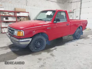 1996 Ford Ranger XL z VIN 1FTCR10A8TPB46028, wystawiony jako IAAI lot #42477552 z przebiegiem 219 635 mil mil oraz . Historia ofert i sprzedaży dostępna na DreamBid. Obrazek 2.