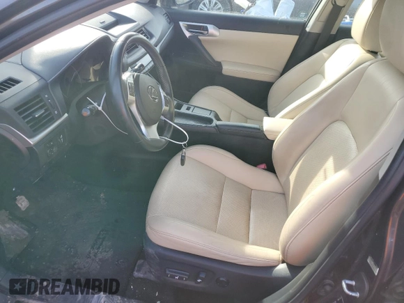 2013 Lexus CT 200h z VIN JTHKD5BH7D2125213, wystawiony jako Copart lot #49122645 z przebiegiem 166 743 mil mil oraz Szkody całkowita. Historia ofert i sprzedaży dostępna na DreamBid. Obrazek 7.