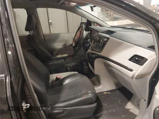 2011 Toyota Sienna SE with VIN 5TDXK3DC6BS112848, listed as a IAAI auction lot 41506859 with 298,533 mi miles. Bid and sale history available at carsss.com. Image 5.