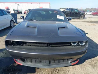 2019 Dodge Challenger SXT with VIN 2C3CDZGGXKH683563, listed as a IAAI auction lot 41320137 with 60,490 mi miles. Bid and sale history available at carsss.com. Image 13.