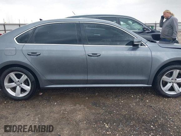 2013 Volkswagen Passat SE с VIN 1VWBH7A34DC144185, выставлен на аукционе IAAI как лот 41930972 с пробегом 232 679 миль миль и . История ставок и продаж доступна на DreamBid. Изображение 14.