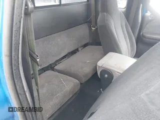 1998 Dodge Dakota SLT z VIN 1B7GG22YXWS683170, wystawiony jako IAAI lot #41903787 z przebiegiem Nie podano mil oraz . Historia ofert i sprzedaży dostępna na DreamBid. Obrazek 8.
